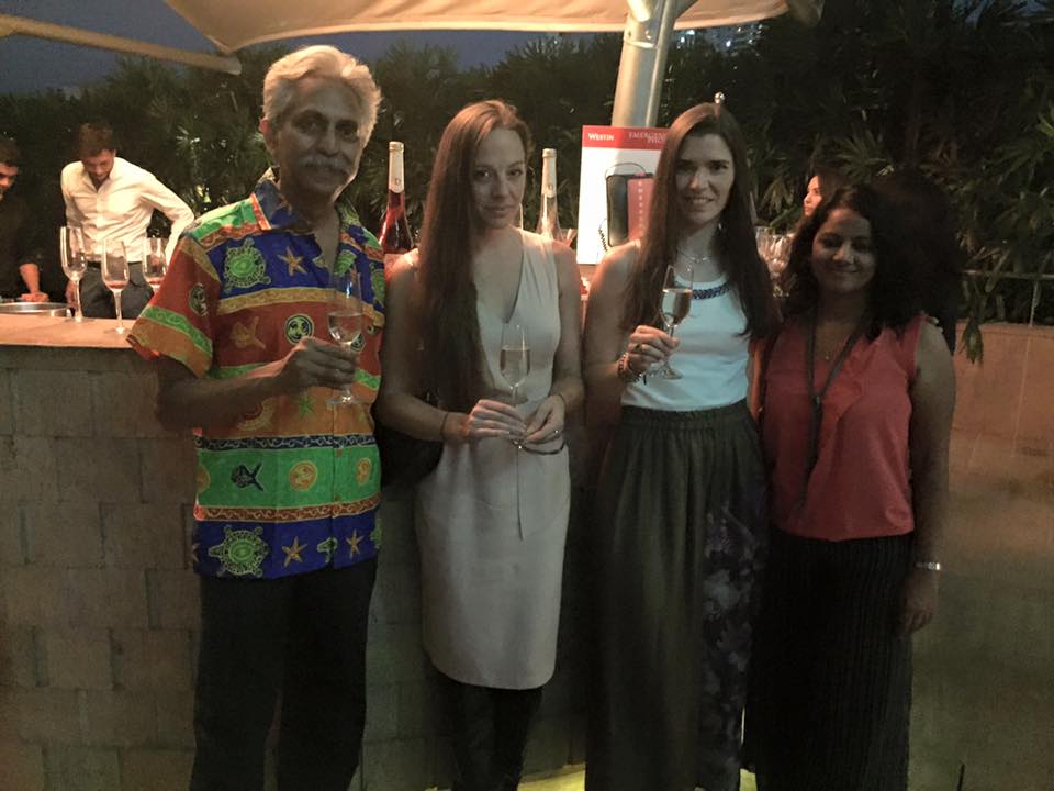 Boscaspumante's tweet photo. Happening now in Mumbai @Boscaspumante @sula_vineyards and lots of amazing people sipping #Dia White and Red wine https://t.co/VIpA731jOS