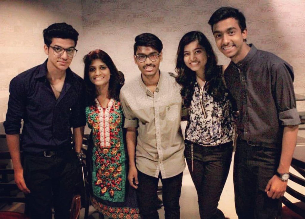 saviothomas13's tweet photo. #Family !! ❤ https://t.co/JgWBLotkGR