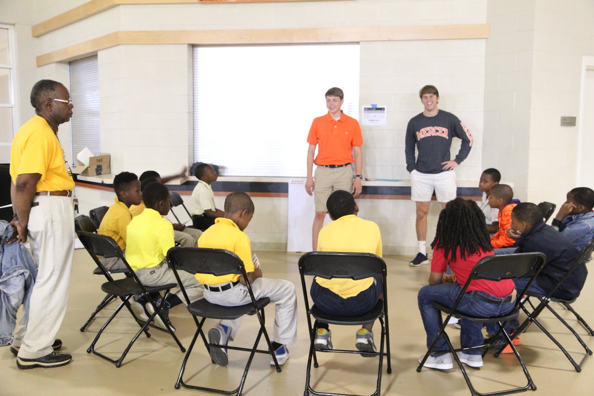BibbSchools's tweet photo. Burdell-Hunt &amp; Carter students engage with community mentors in discussions about leadership today at @MercerYou. https://t.co/T8ZTMkb9HH