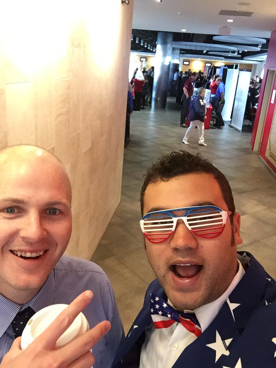 CarlThompson815's tweet photo. Look who I found wandering around #IIATC Tradeshow!! #blainaaron https://t.co/7GG8lX2Q1w