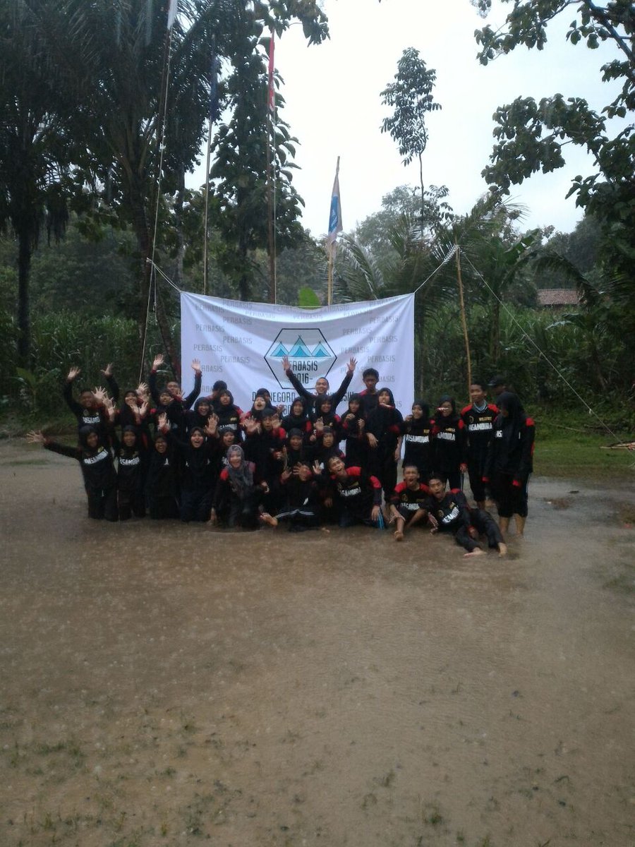 Alhamdulilah sukses PERBASIS 2016. Terimakasih ALMADIRA dan DEWADIRA atas partisipasinya:) salam pramuka!!