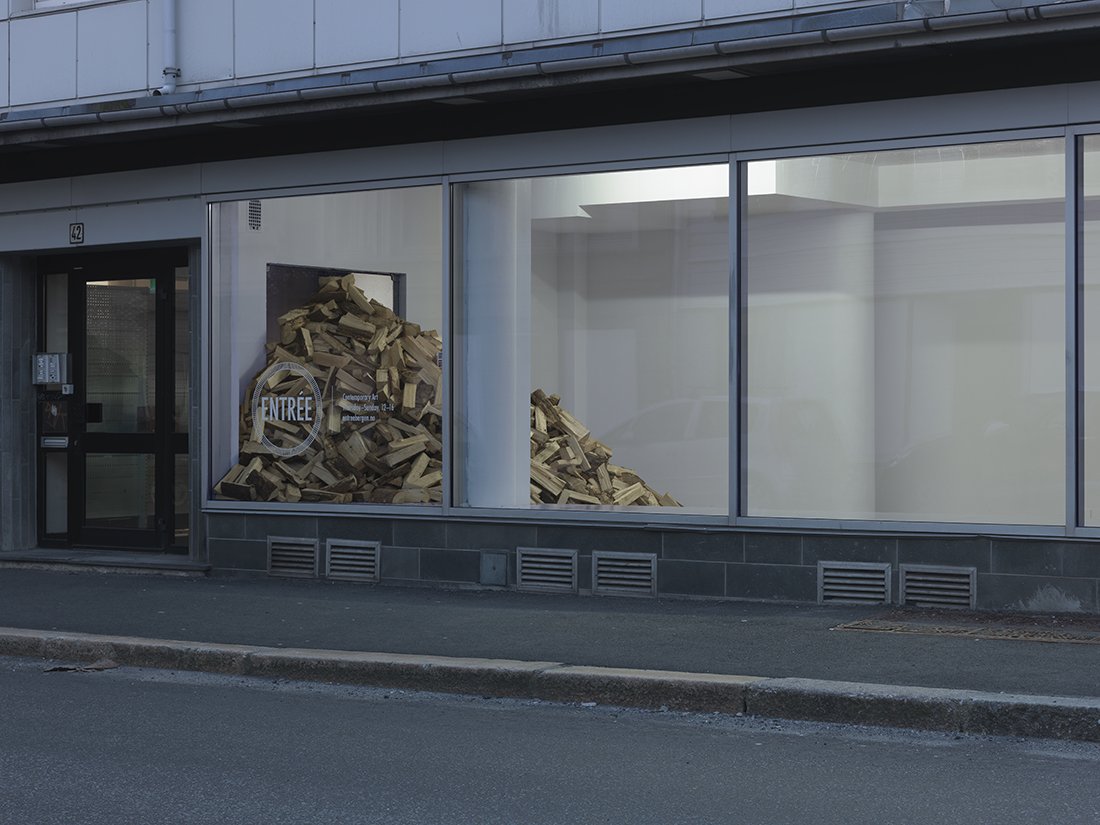 notevensatire's tweet photo. Sticks, stones and bones, an exhibition that has a different way of putting the viewers experience in focus #khibixd https://t.co/HDLpcl1Odf