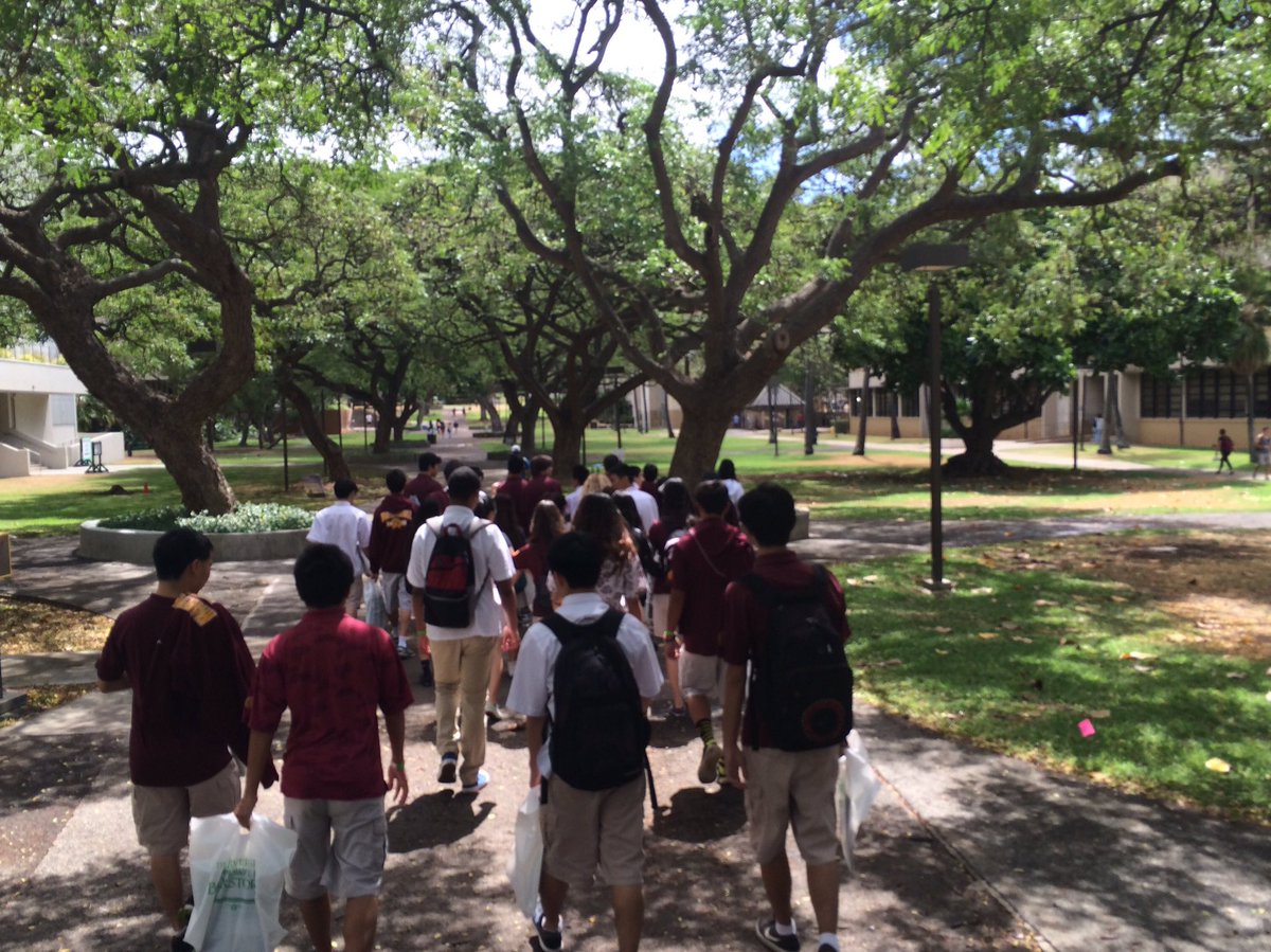 ms_shimshock's tweet photo. Juniors getting college ready at the college fair and a campus tour at UH Manoa. #ThisIsMaryknoll https://t.co/MTxwDCXEMX