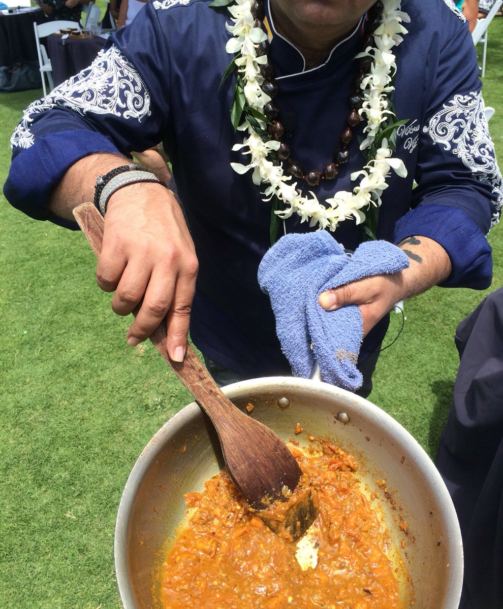 KaanapaliMaui's tweet photo. RT @HyattMaui: Smell the spices! Taste the spices! #cookingwithoutborders #kaanapali @EatDrinkVijs https://t.co/T66fpzpYMJ