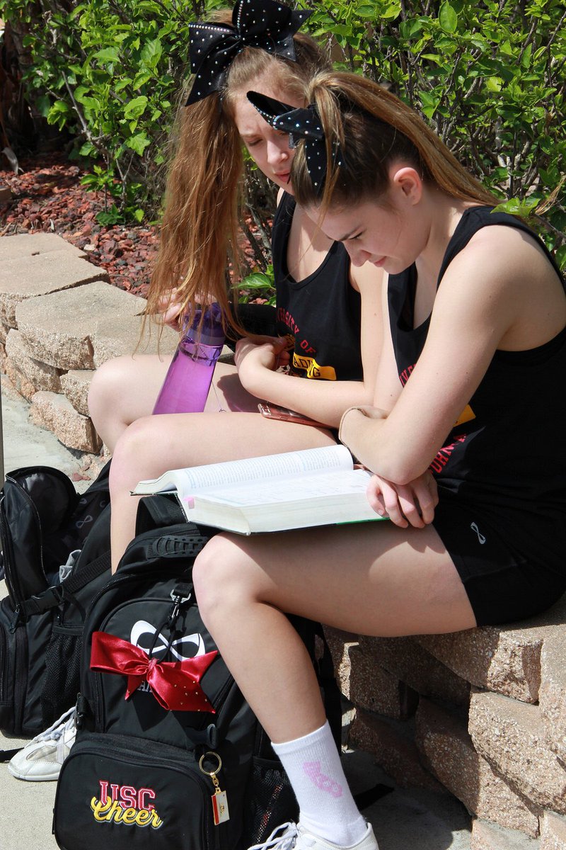 CheerUSC's tweet photo. Cheer as a team, study as a team 📚 #USCcheer #TheWorkIsWorthIt #FightOn https://t.co/rT4pOh8ITJ