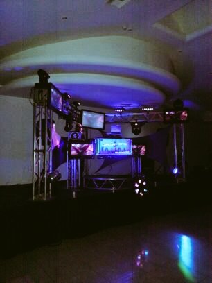 Festi_Eventos's tweet photo. Celebra tu cumpleaños en un #salóndeeventos especial y de gran capacidad. Estamos en #SanAntoniodeLosAltos https://t.co/IAkHhhQt9f