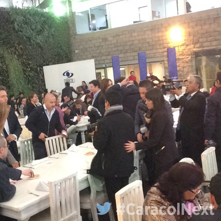 CaracolNext_'s tweet photo. ¡En vivo desde el lanzamiento de @CaracolNext_ ! https://t.co/3GlBu6NpPH