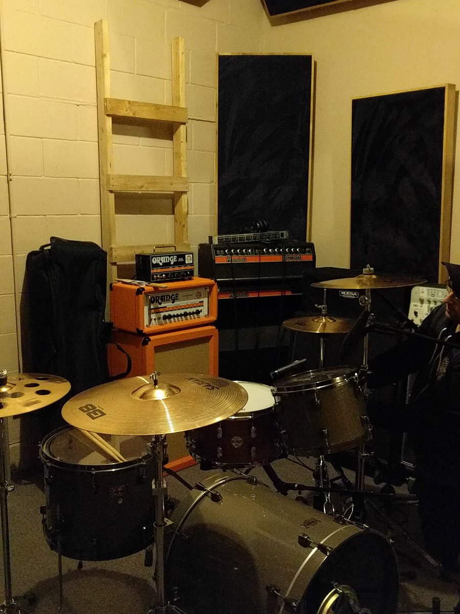 ThistopiaHC's tweet photo. Finally back in the studio to record some new tunes B) #thistopia #recording #studio #hardcore https://t.co/0nhTAS3Bh0
