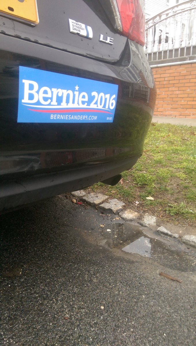 thewaytogaia's tweet photo. It's official! #BernieMobile hits the road! #Bernie2016 #FeelTheBern @BernieSanders https://t.co/jvqmjDCmqz