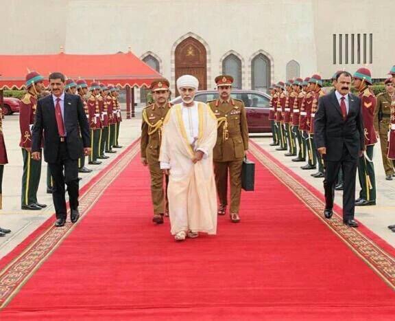 عودا حميدا مولاناالسلطان قابوس المعظم وازدانت عمان بطلتك ورجوعك.حفظكم الله مولانا وامد في عمرك ومتعك بالصحة والعافيه