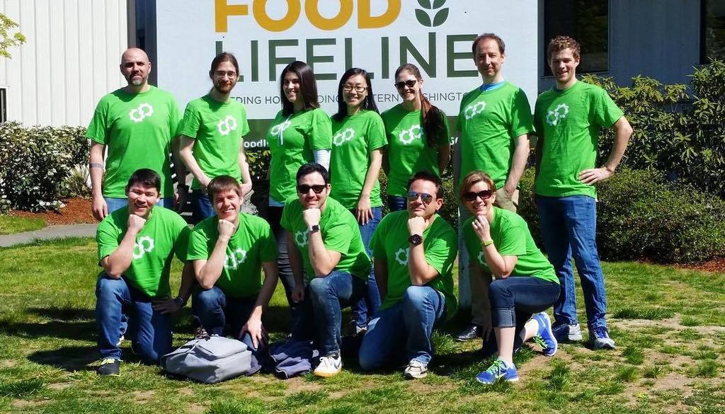 usermindinc's tweet photo. Team volunteer day at Food Lifeline! Helping eliminate unnecessary food waste and feed those in need. #Usermind #fo… https://t.co/isjFwT7xIi