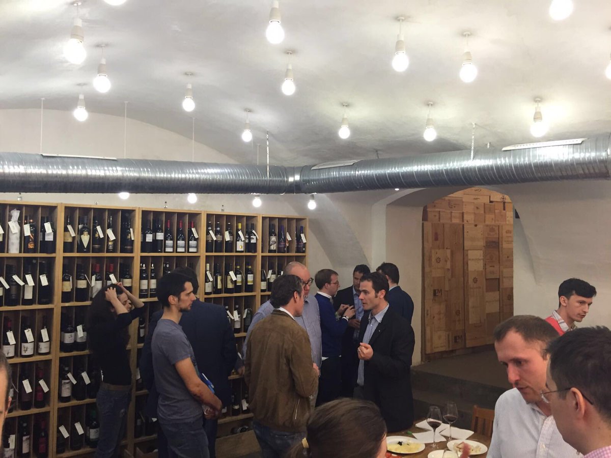 SquareOne_vc's tweet photo. Excited to meet the ClujCommunity tonight @Wine Notes. Feel free to join us!! #clujmeetup #exploringromania https://t.co/f7Dc1dlFF3