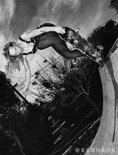 KenHada's tweet photo. #skateboarder #style #tailtap #backyard #ramp #fountain #skatergirl #blackandwhitephotography #skatespot #vans https://t.co/Oqf1F0TfWb