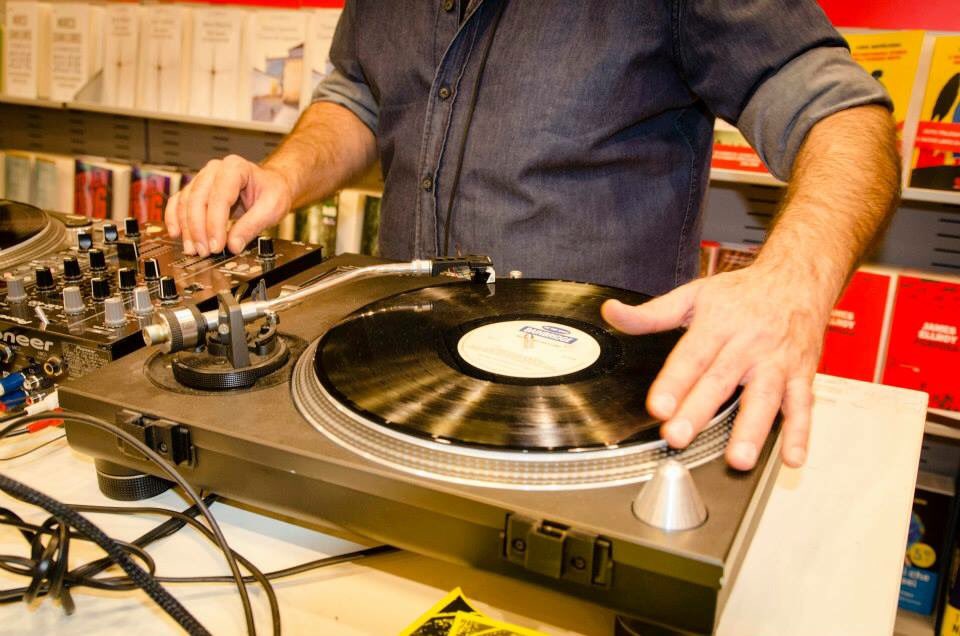 Vinilistic's tweet photo. #VinylisticRSD2016 i nostri vinili sono pronti a suonare sabato 16 Aprile per @recordstoreday a Parma e Cremona https://t.co/hO4swNXPQS
