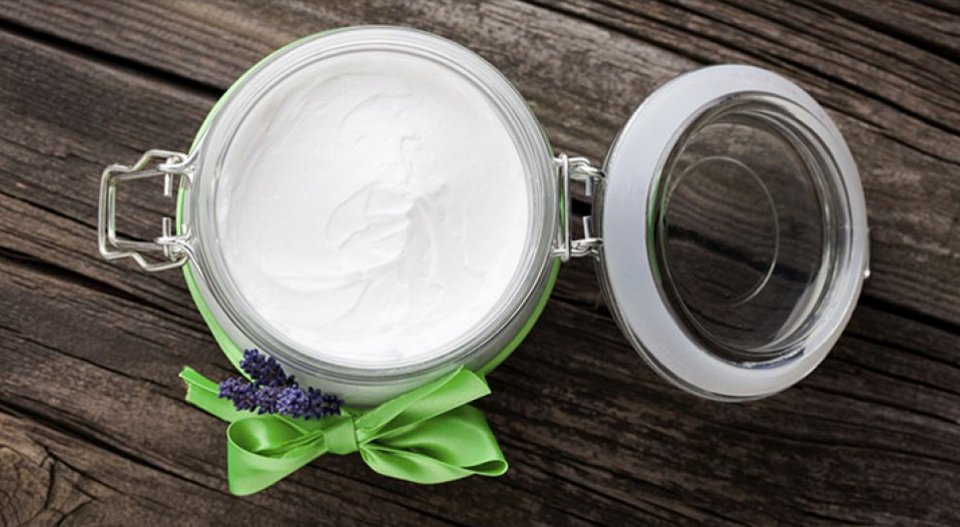 DrOz's tweet photo. Keep mosquitoes away this year without harmful chemicals. Use these all-natural remedies: https://t.co/8QIYooWI7k https://t.co/6fKtp3dUEw
