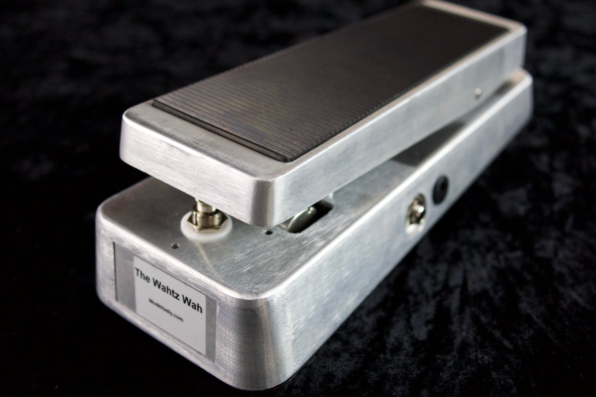 mrpedal_com's tweet photo. From Bag to Built - Building a MODKITsDIY Wahtz Wah Pedal. https://t.co/WRBIYPwhlx #BagtoBuilt https://t.co/dUdiqFabEU