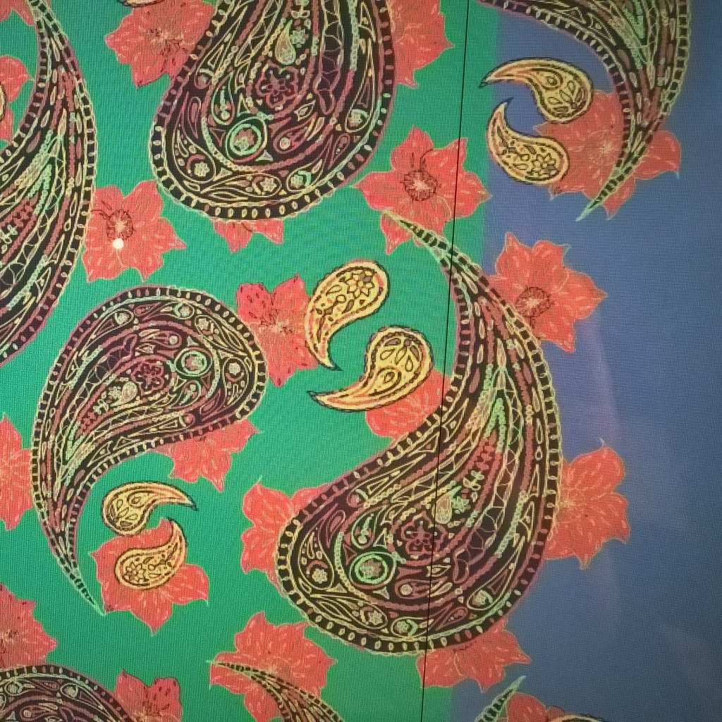 lottibdesigns's tweet photo. Paisleys in progress. A #colourfulpattern I've been working on today #SurfacePatternDesign #wip #textiledesign π https://t.co/yyIo6ggUu8