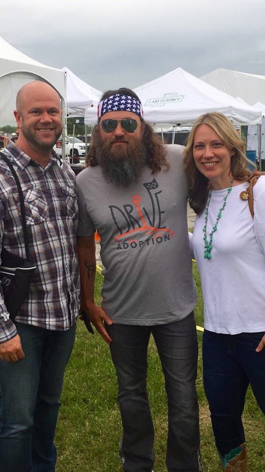 AmKidsBelong's tweet photo. Thanks @williebosshog and the Drive Adoption Team for all you did at #duckcommander500 this weekend! #AmKidsBelong https://t.co/3cUh0o0A3X