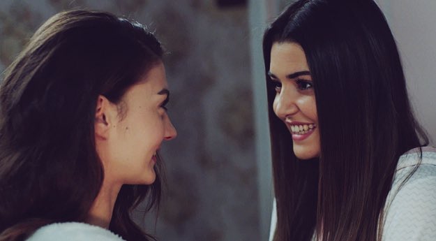 denizkizi_rey's tweet photo. Bizim efsooo izmirli ikizleride özledim.. #SelNaz https://t.co/S0LSc54AIU