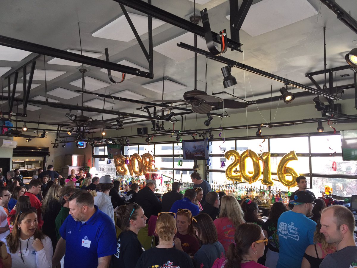 TheGreeneTurtle's tweet photo. The scene right now at The Turtle in Towson for #BYOB2016. #TeamNewark leads us off in seconds. https://t.co/3xieHnLFsb