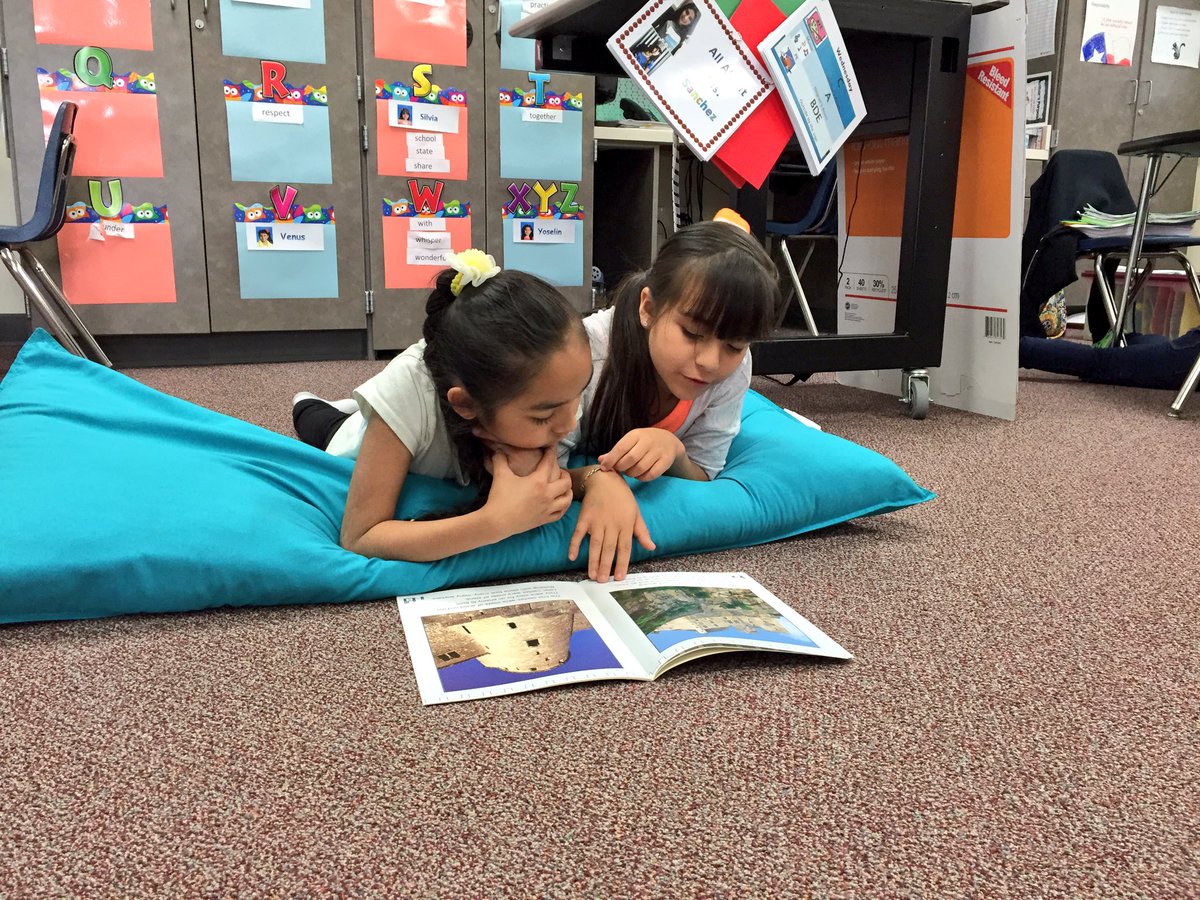 Memorial_Second's tweet photo. @MemorialPISD #DEARDay #SanchezClass https://t.co/2mJshDc3Cg