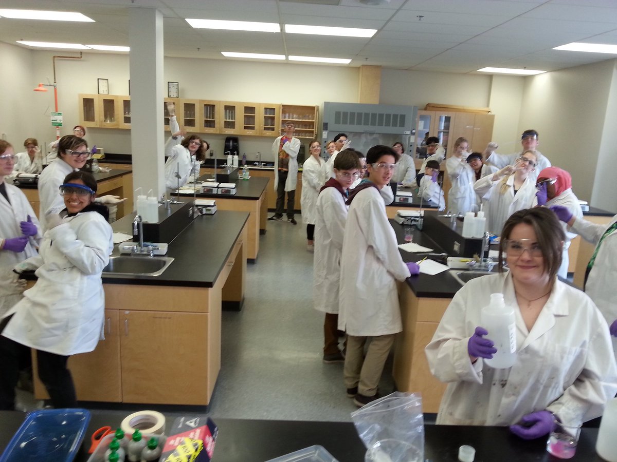 MrDyer1's tweet photo. More lab time! #vicscience #epsb https://t.co/JptMVWg7VV