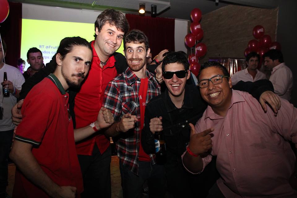 quetruchotv's tweet photo. Foto del primer #FAVmeetup del año con @MatiasSaporIV @vaira_mario @UnoParaTodoAr @IvrossKovalov y @Monkystudioss https://t.co/IZ4ZqNrImi