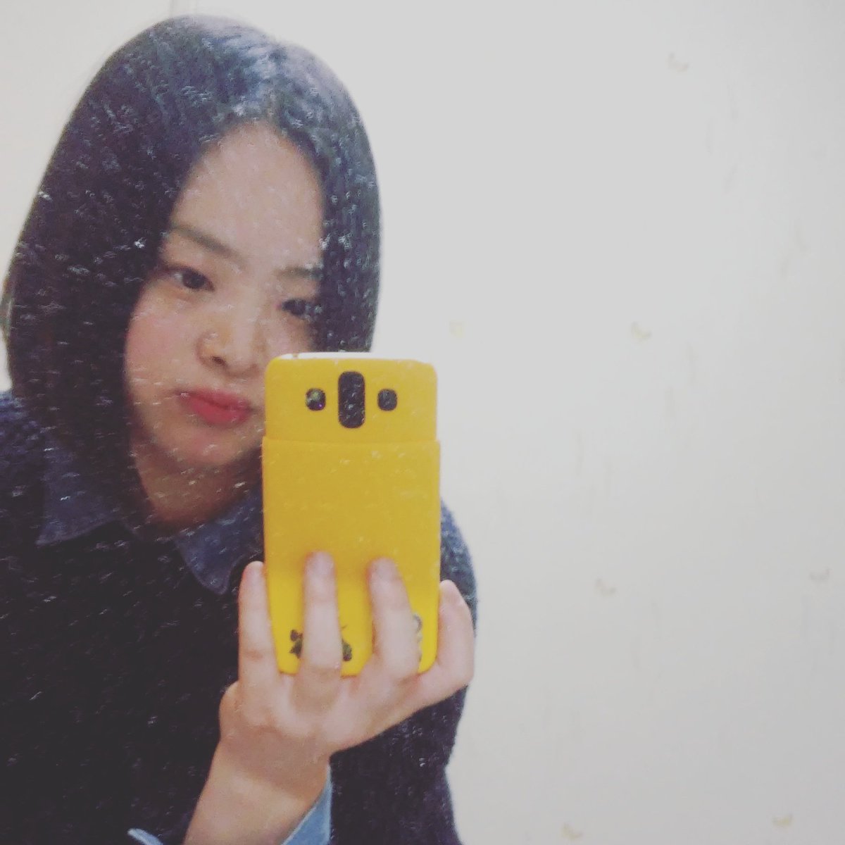 내가 교회다닌지 2년한달이 지났다ㅋㅋ 처음으로 특별새벽기도에  간다ㅋㅋ  햄버거의 의지라고할까ㅋㅋ  기대가 되고  나기기전에 셀카로 한방ㅋㅋ 이제나가야징