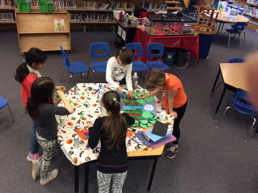 MilllValleyJS's tweet photo. Grade 4 girls working on our salmon hatchery decorating project. #aqualinks @TheTorontoZoo https://t.co/1e9gBxHMEX