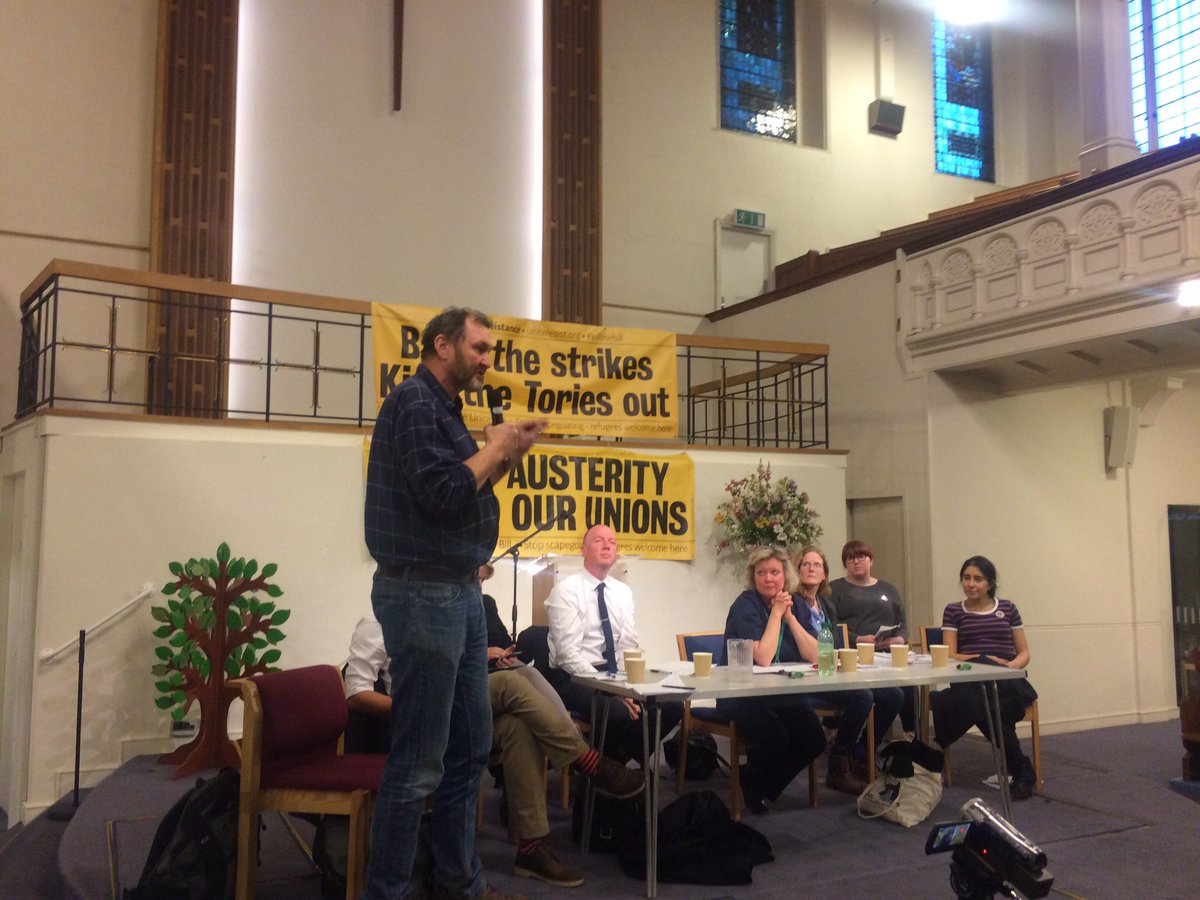 "On 26/04 protest we're going to have placards which say "Teachers support the junior doctors" #JuniorDoctorsStrike