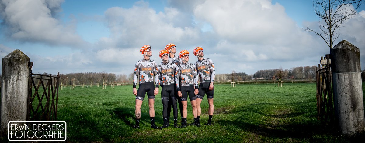 deckersfoto's tweet photo. The guys of Klub Dash! https://t.co/mWT3d6qYY5