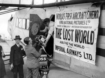 TrevorBradleyCA's tweet photo. First film on an airplane - 1925 #AvGeek #RetroRealness https://t.co/cp6Pn4qs81 https://t.co/4JADZ41oyE