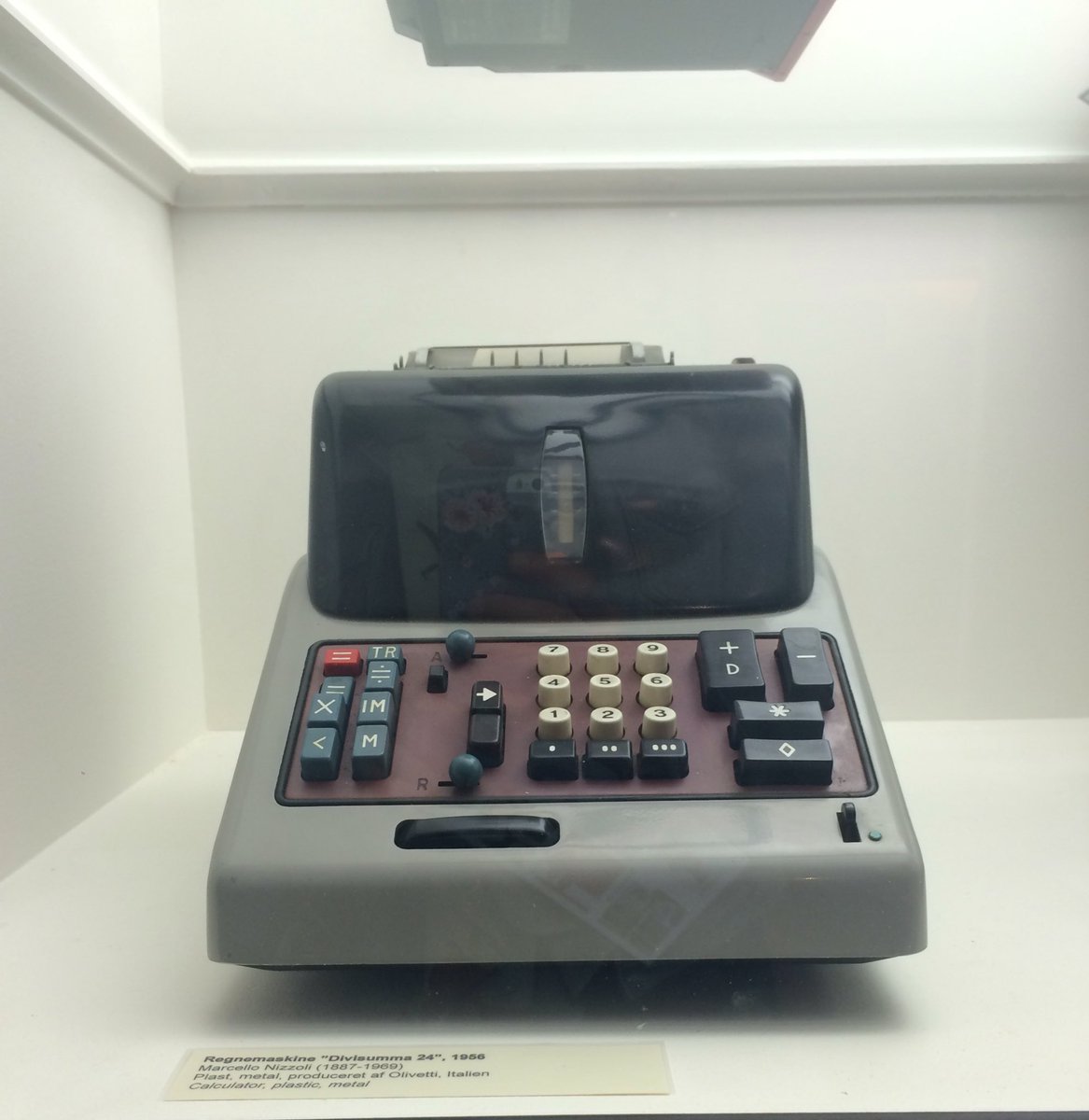 digitallison's tweet photo. As a kid I dreamed of becoming a writer as I typed away on one of these... calculators. #writersblock #danmarkdesign https://t.co/YvdVlWpZk3