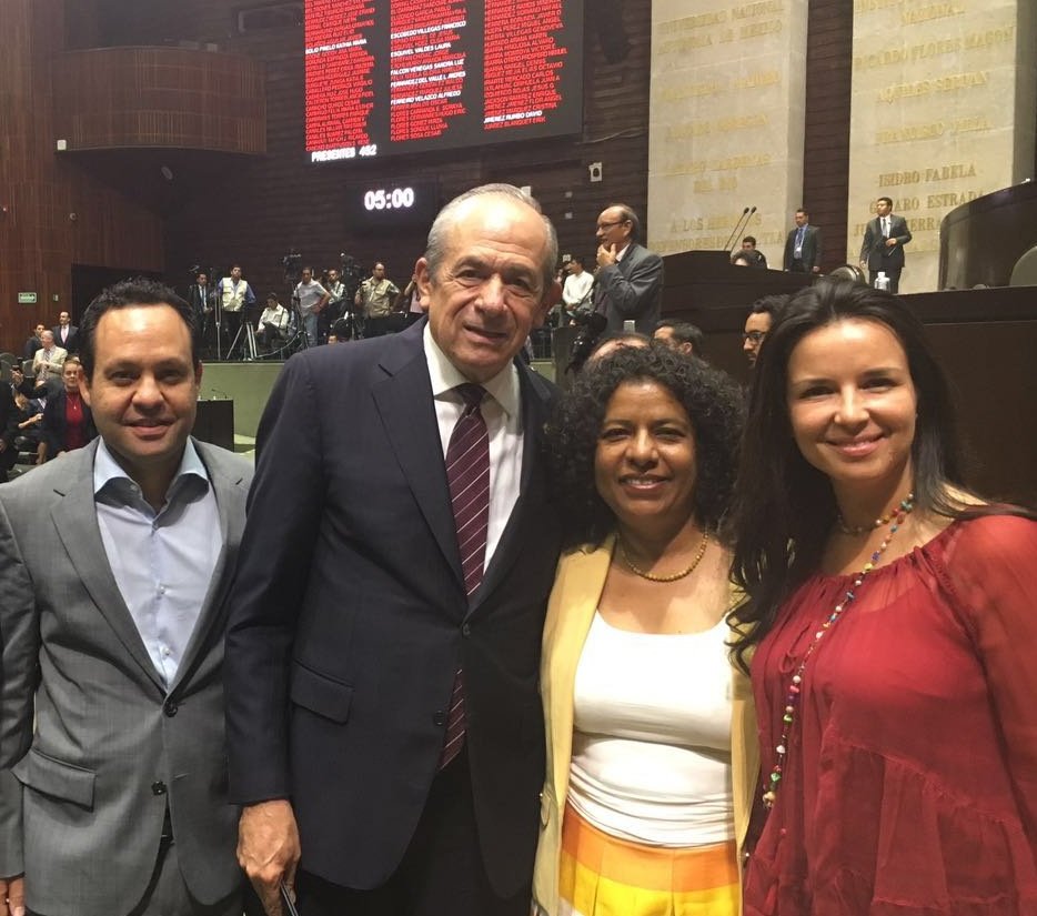 MirzaFloresG's tweet photo. El @IPN_MX es muestra de como las instituciones educativas pueden mejorar el futuro de nuestros jóvenes #IPN80 https://t.co/tXFpislTAT
