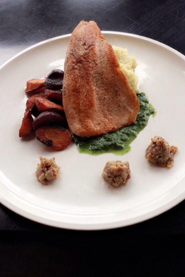 GahanHalifax's tweet photo. Pan fried trout with spinach purée, bacon jam, on mashed potatoes with vegetables 🙏🙏🙏 https://t.co/wmb3QdsMRP