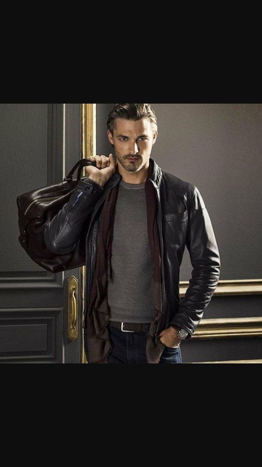 Emmacandy7's tweet image. #travelinggear #leatherjacket #casual #style #sporty #elegance #malefashion #sportbag #accessoires great look #class
