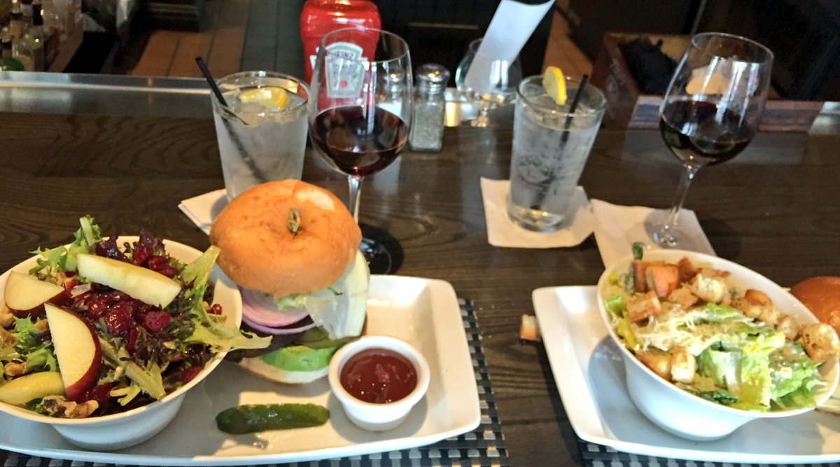 realqueensloane's tweet photo. Classy lunch with my psychoest BFF #gf #vegan for moi! https://t.co/9StR9cm9Va