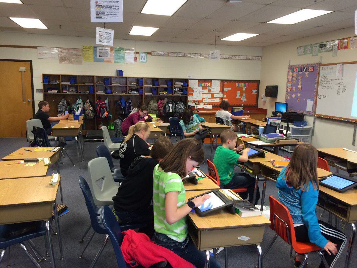 teachkirk's tweet photo. Ss using @googleclassroom and @Showbie to analyze poetry @SharpsburgES #bragupwarriors #180opportunities https://t.co/ehu58eUBlB
