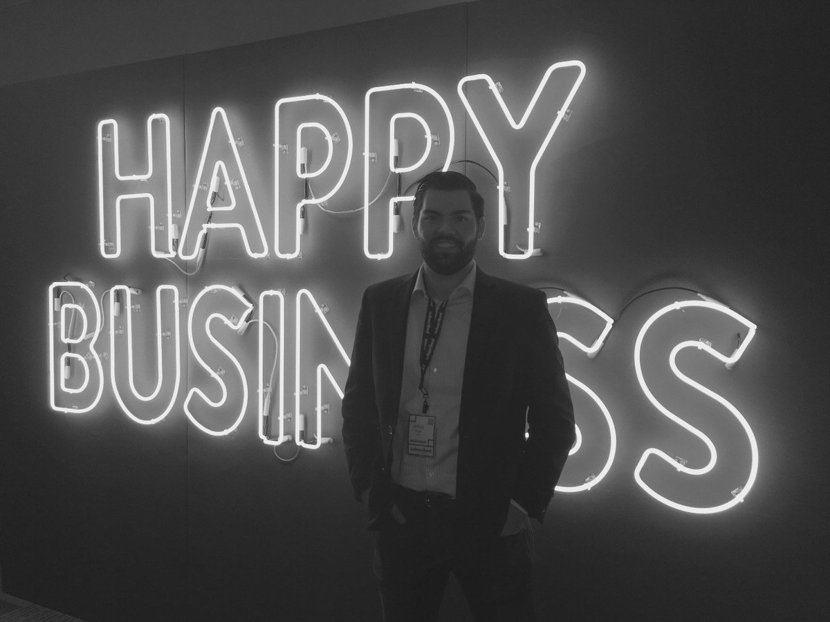 MVaree's tweet photo. Meet Jeff. Jeff <3's #happybusiness #Subscribed16 https://t.co/muL1HMqF8V