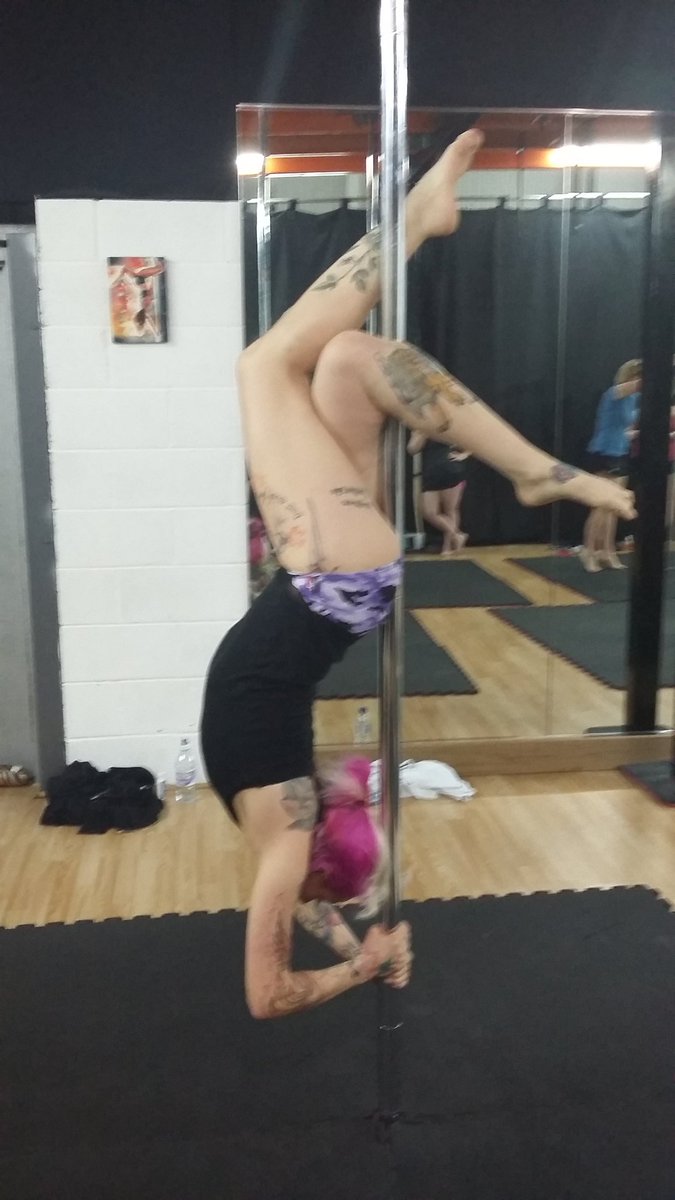 ZanPhoenix's tweet photo. Going over some oldies on the pole #RussianLayback https://t.co/WYlDw480M2