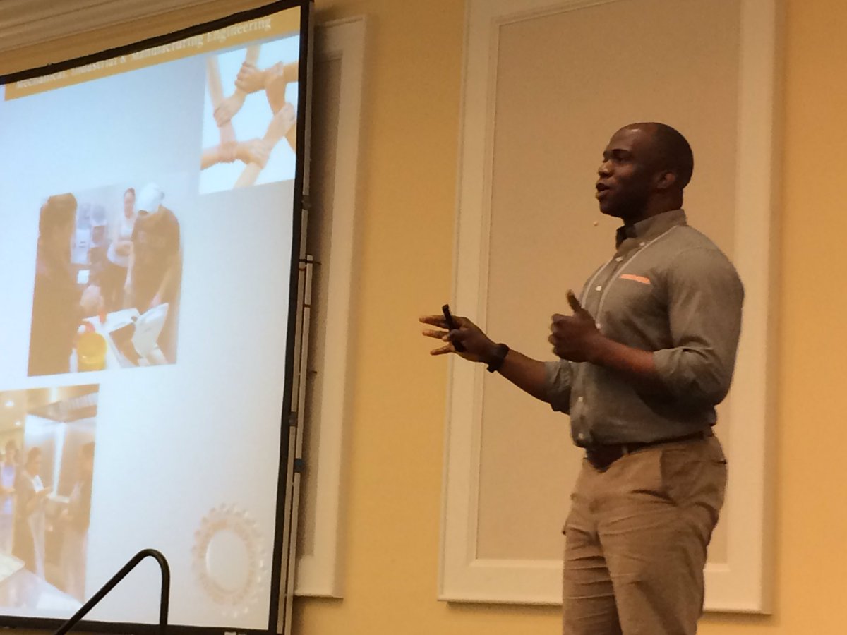 scottermichigan's tweet photo. @scottermichigan Chinweike Eseonu describing engineers as people! #OSUengage https://t.co/OyJ8jDyNDQ