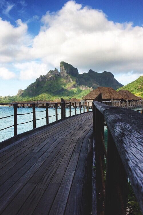ExploringPhotos's tweet image. One day I'll travel to Bora Bora 😍