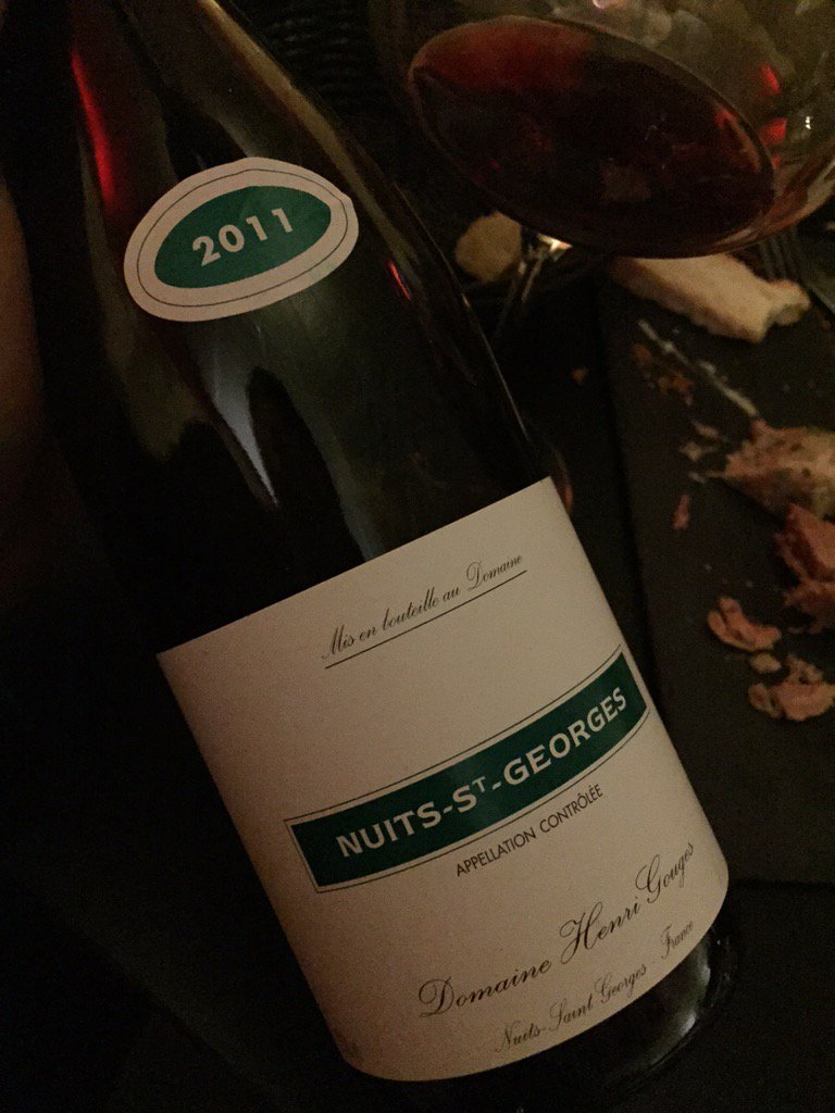 vladgalvan's tweet photo. #Vino charcut et fromage mardi, la thérapie parfaite pour tenir jusqu'á vendredi #wine #burgundy https://t.co/LYrU8JgFyy