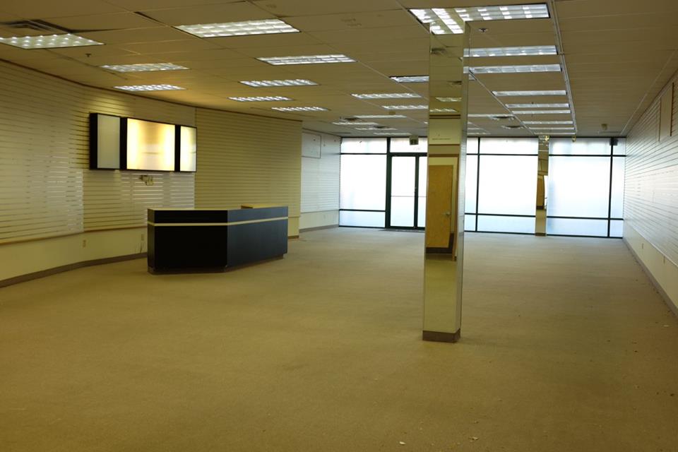 diycreations1's tweet image. A look at the new place before demo begins. #beforedemo #diycreations #kcdiycreations #diycreations1