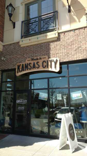HeartlandSign's tweet image. Make sure you check out Made in Kansas City. This boutique only sell merchandise that are made locally.