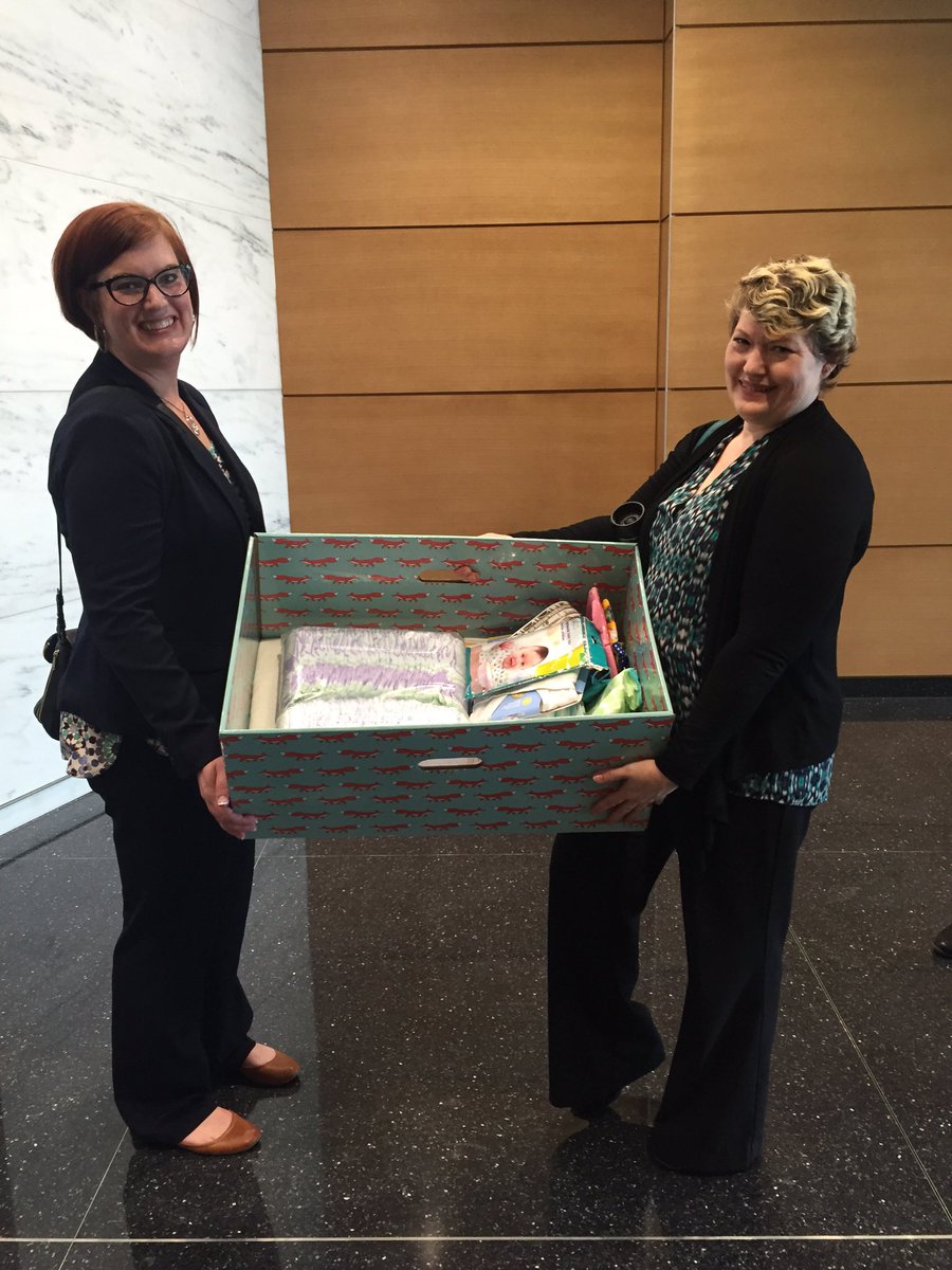 umnpedsres's tweet photo. #pedsday2016. Pediatric residents learn more about #babiesneedboxes a portable safe sleep solution. #advocacy https://t.co/ikAWiPjybF