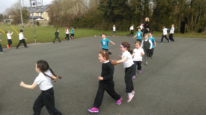 Kilkishenns's tweet photo. @BHGlimerickrun Pupils station training for the Great Limerick Run. Thanks Martina, Monica and Edel. #limerickrun https://t.co/d0fk9jL4Wt