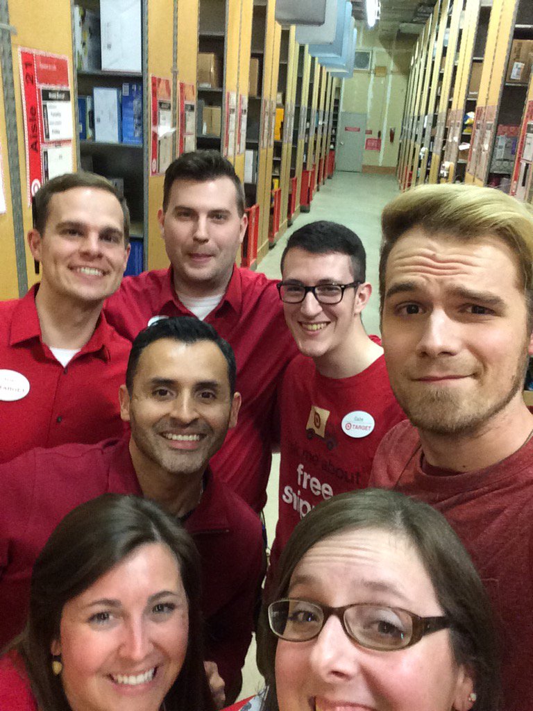 KINGJulian1002's tweet photo. What amazing Logistics routines and brand @T986 Fairlawn #Ohio #GoSales @rickd0055 https://t.co/L3iEWJWxsP