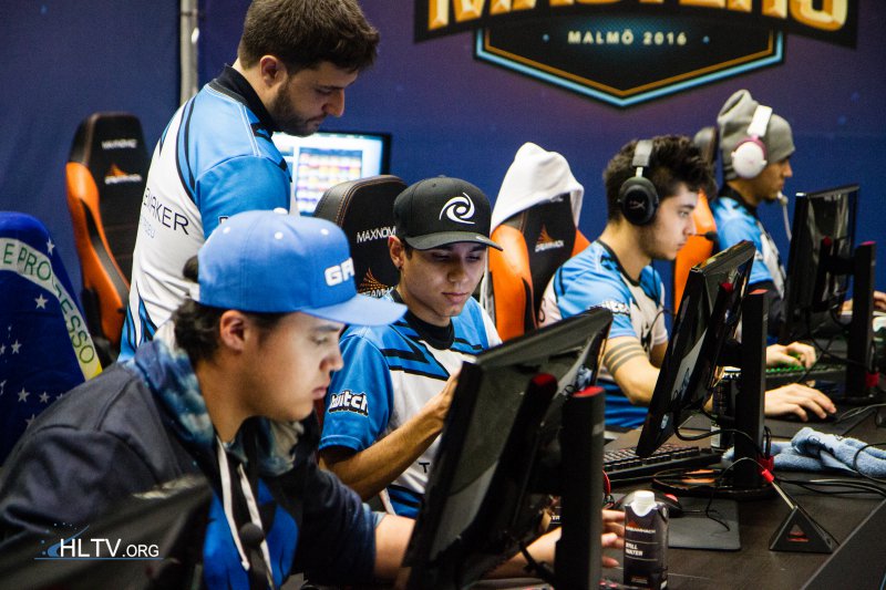 HLTVorg's tweet photo. .@Tempo_Storm takes down the French giants, as they close out Cobblestone 16-14 over @TeamEnVyUs in #DHMasters https://t.co/7PAcBxV9MS