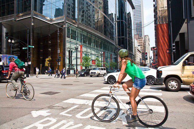 Chicago Will Build 50 More Miles Of Bike Lanes Over The Next Three Years chicagoist.com/2016/04/12/chi…